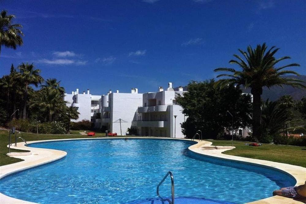 Apartamento Estepona Golf Exterior photo